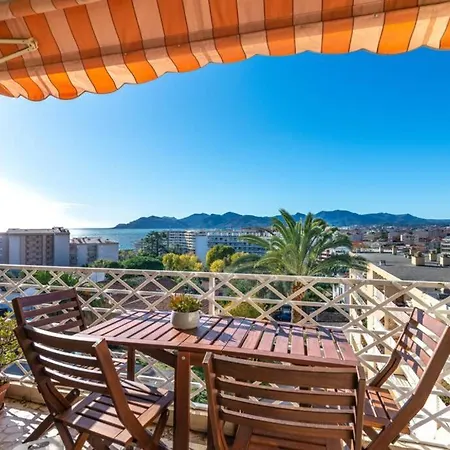 C078-superb In - Sea View - 6 People Канны